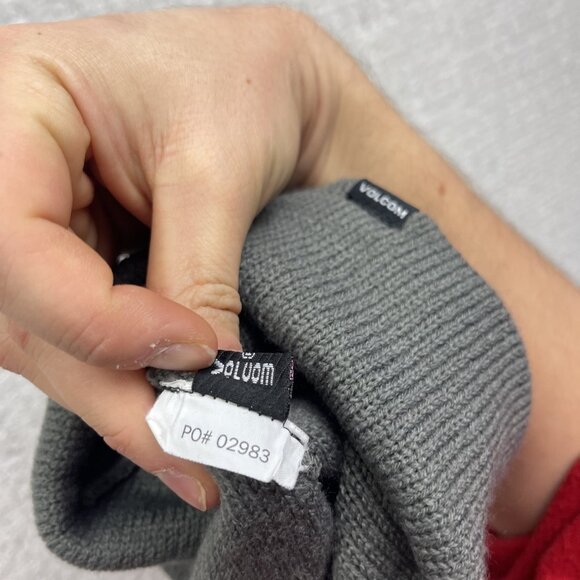 Y2K Volcom Heather Gray Knit Beanie Hat Mens Winter Embroidered Diamond Logo - Picture 9 of 9